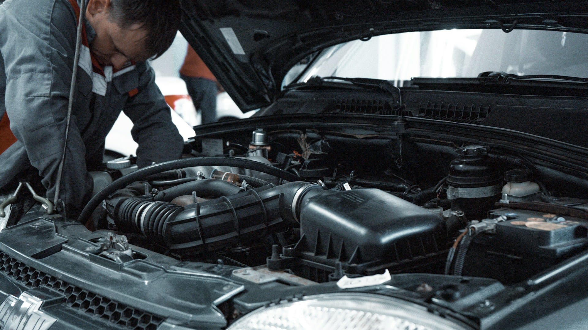 Come mantenere efficiente il sistema di raffreddamento del motore durante l'estate