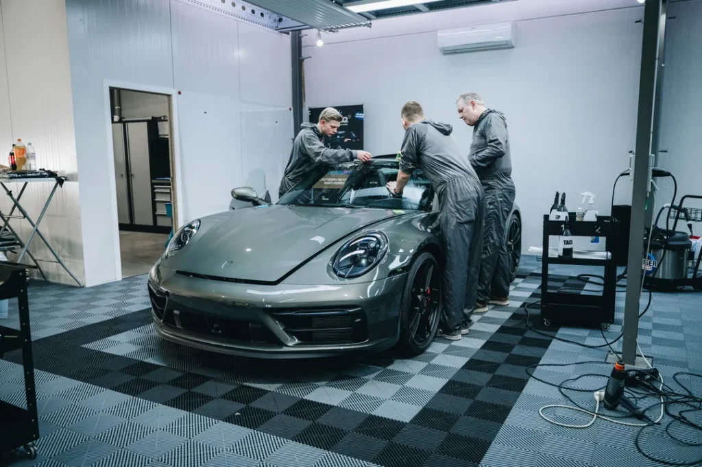 Cariere sub capotă: cum schimbă Jooble regulile jocului în industria auto